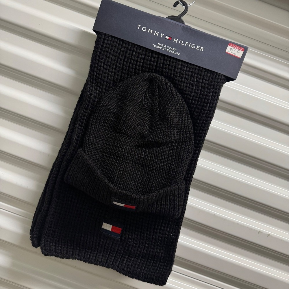 Tommy Hilfiger Black Knit‎ Hat and Scarf Set Men OS